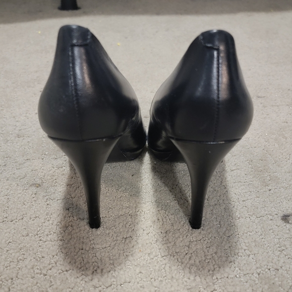 Nine West size 7M heels - Picture 3 of 5